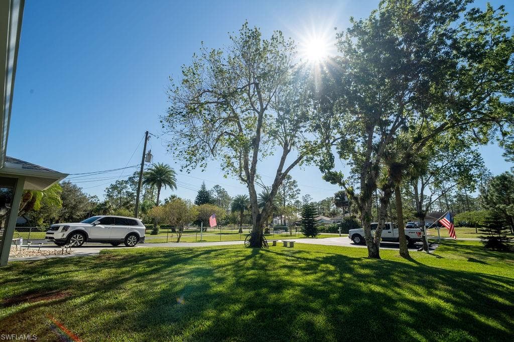 2421 22nd Ave NE, Naples, FL 34120-36