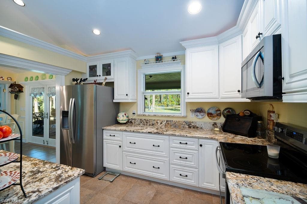 2421 22nd Ave NE, Naples, FL 34120-3
