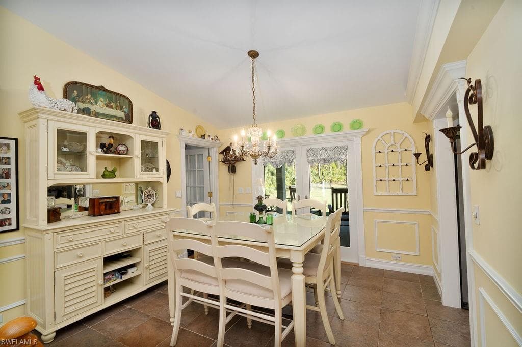 2421 22nd Ave NE, Naples, FL 34120-6
