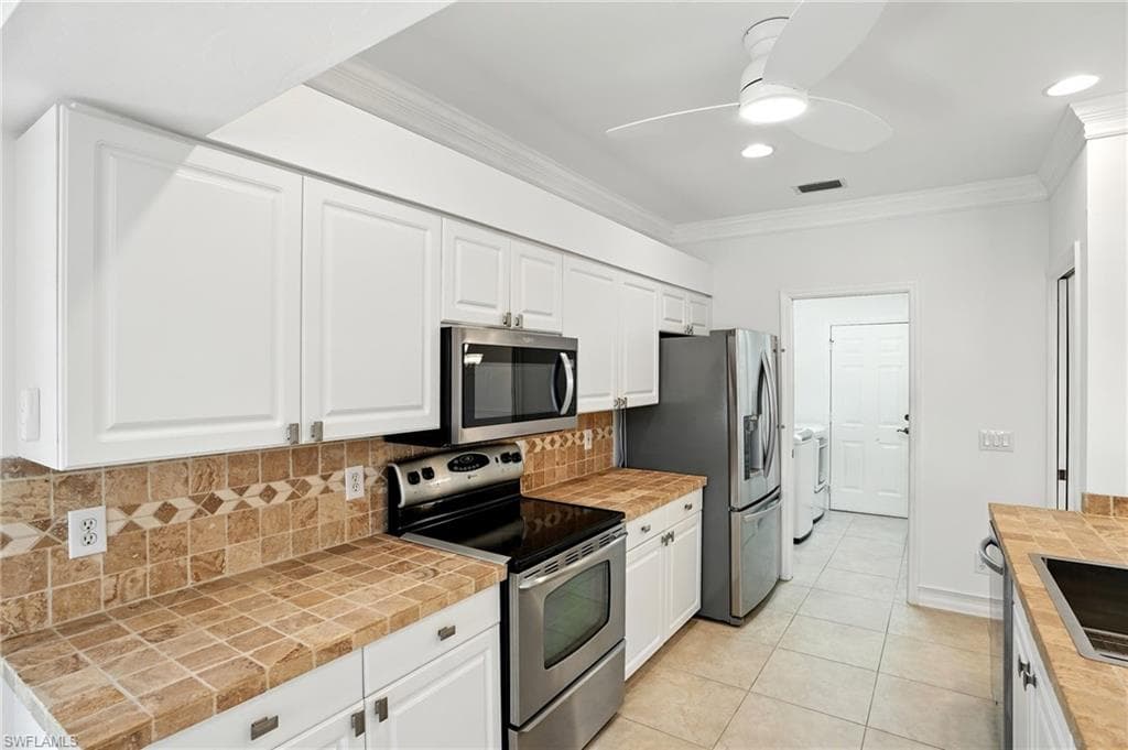 10826 Fulmar Ct, Naples, FL 34119-12