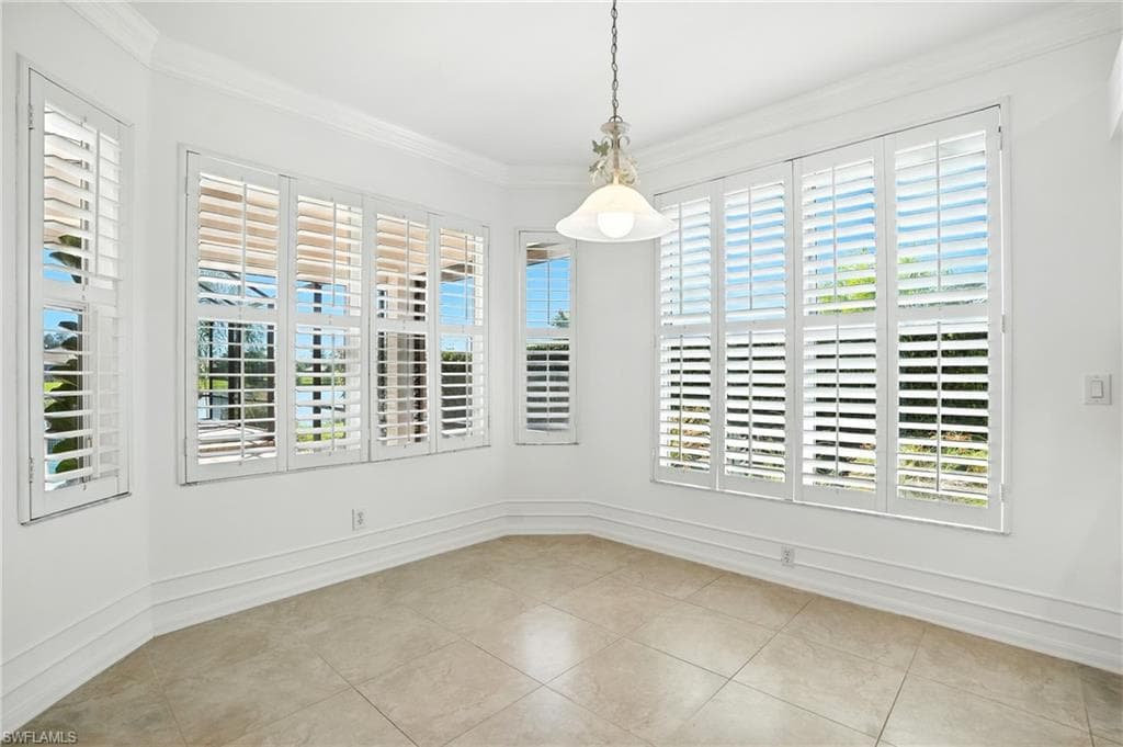 10826 Fulmar Ct, Naples, FL 34119-13