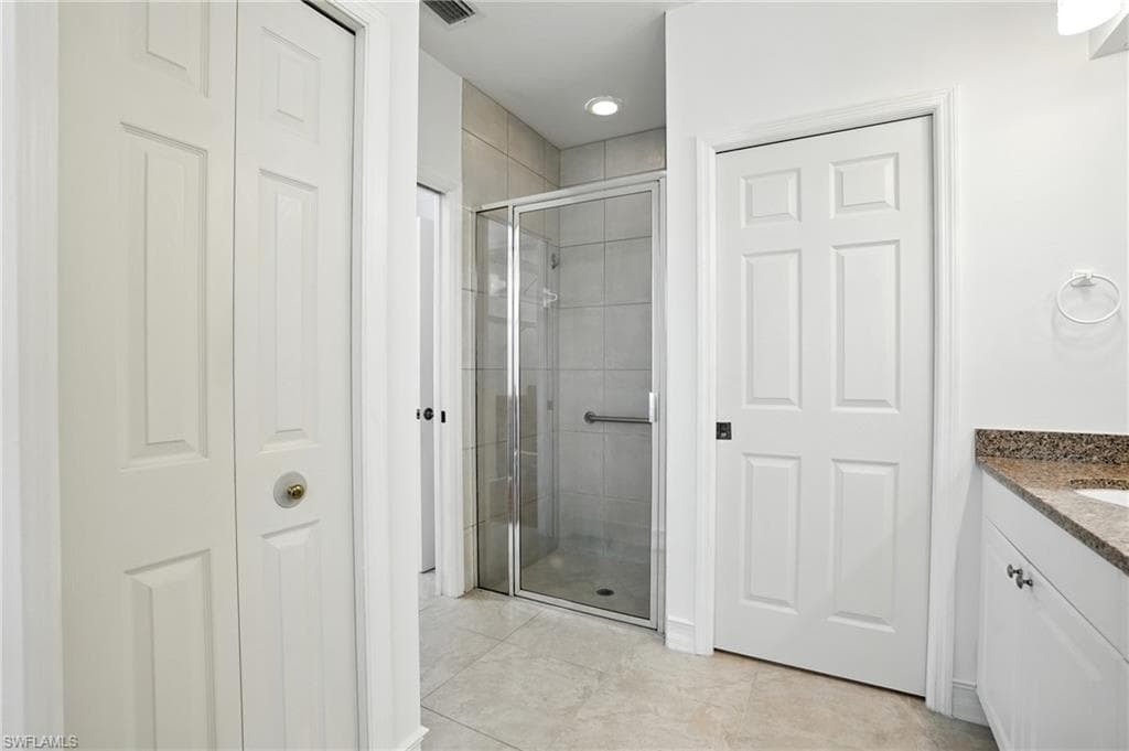 10826 Fulmar Ct, Naples, FL 34119-19