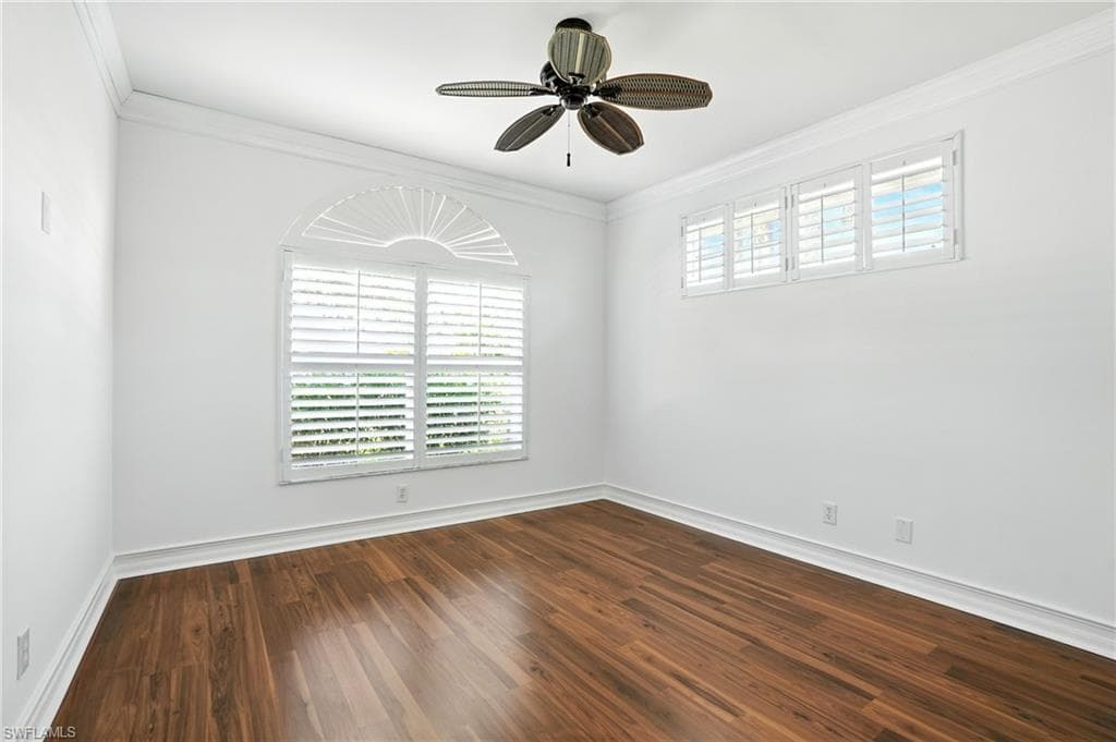 10826 Fulmar Ct, Naples, FL 34119-24