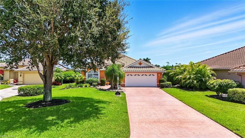 10826 Fulmar Ct, Naples, FL 34119-27