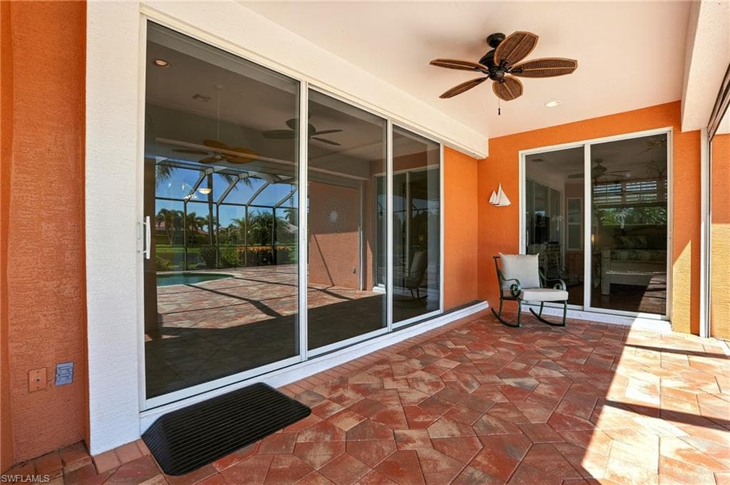 10826 Fulmar Ct, Naples, FL 34119-34