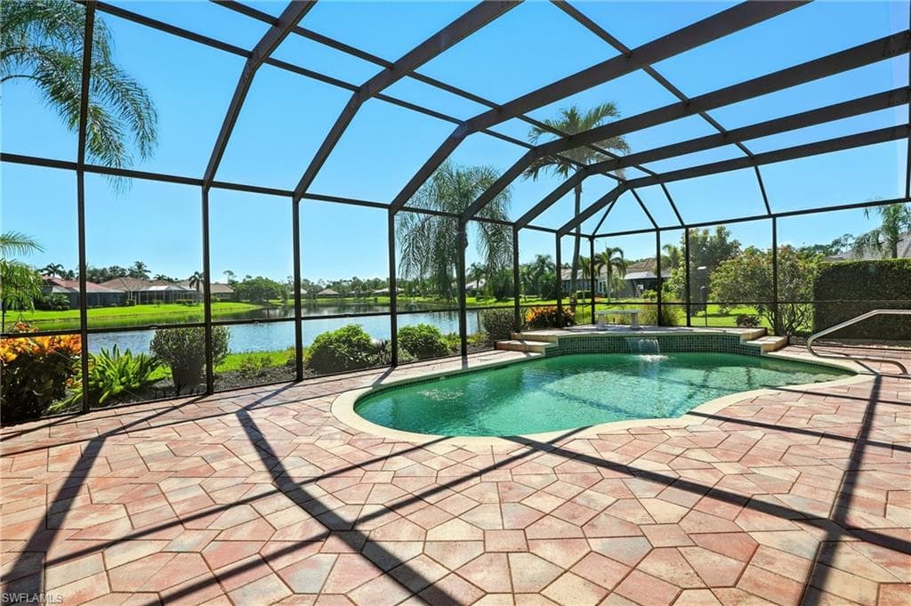 10826 Fulmar Ct, Naples, FL 34119-4