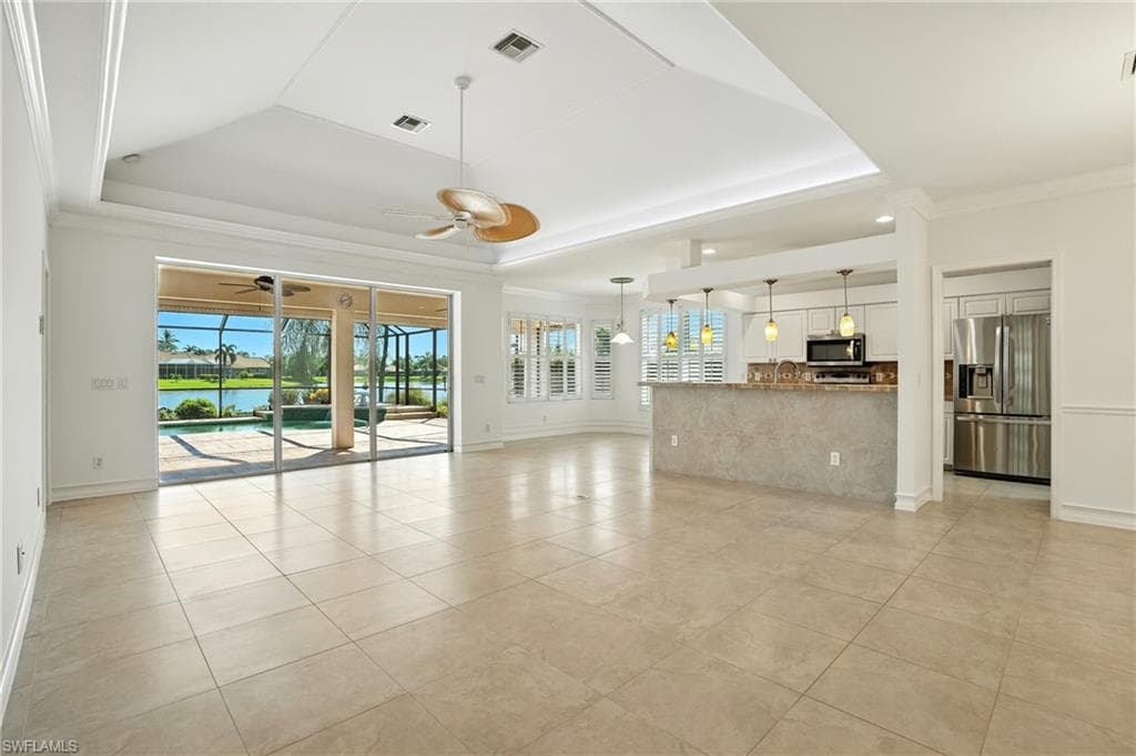 10826 Fulmar Ct, Naples, FL 34119-7