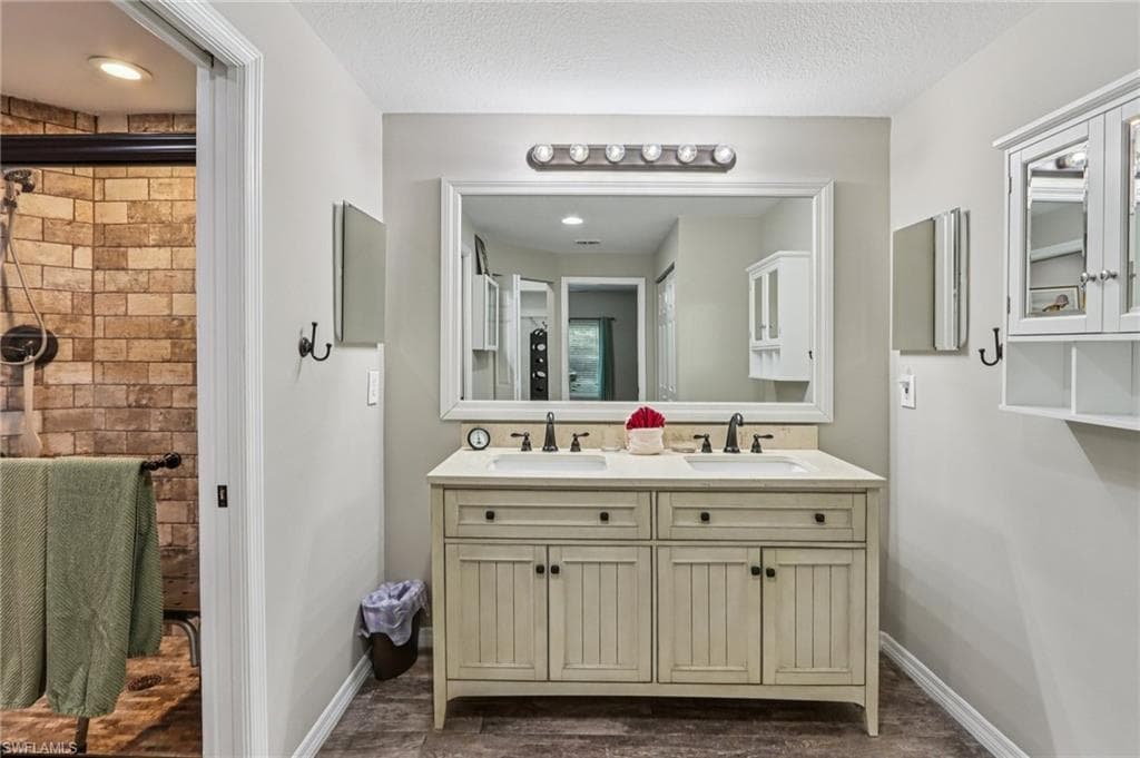 1115 Partridge Cir 101, Naples, FL 34104-16