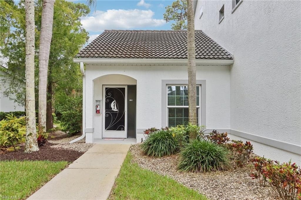 1115 Partridge Cir 101, Naples, FL 34104-2