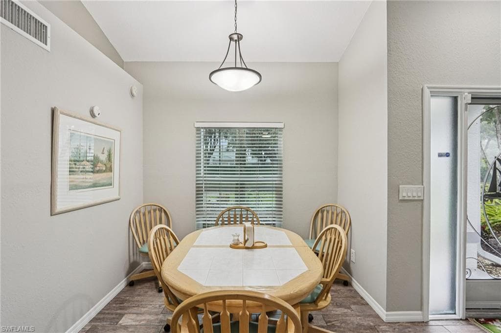 1115 Partridge Cir 101, Naples, FL 34104-6