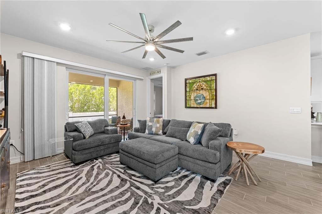 1029 Tranquil Brook Dr, Naples, FL 34114-9