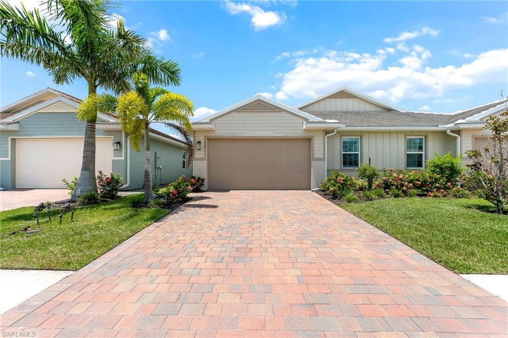 1029 Tranquil Brook Dr, Naples, FL 34114-35