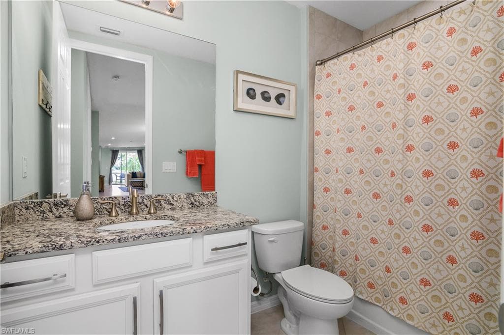 14839 Edgewater Cir, Naples, FL 34114-19