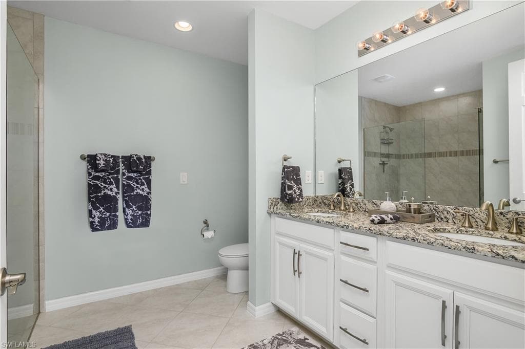 14839 Edgewater Cir, Naples, FL 34114-22