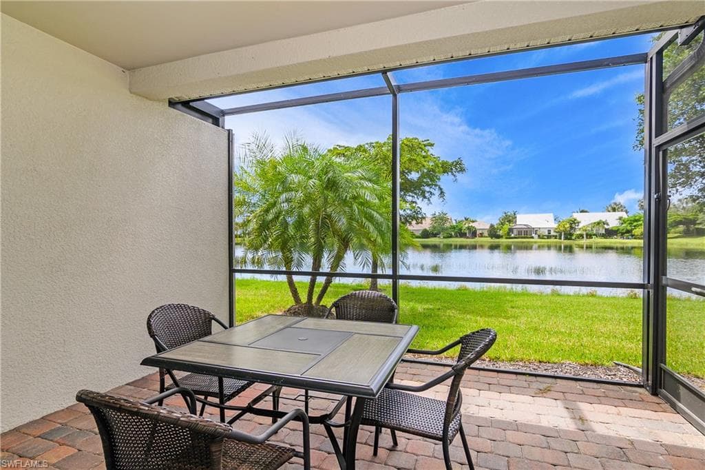 14839 Edgewater Cir, Naples, FL 34114-24