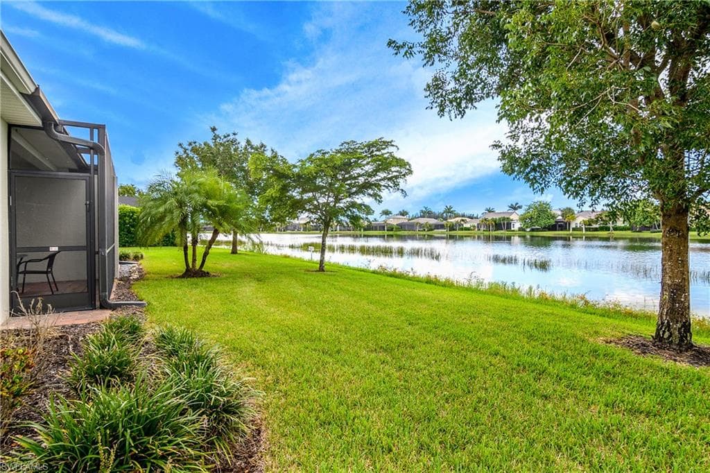 14839 Edgewater Cir, Naples, FL 34114-25