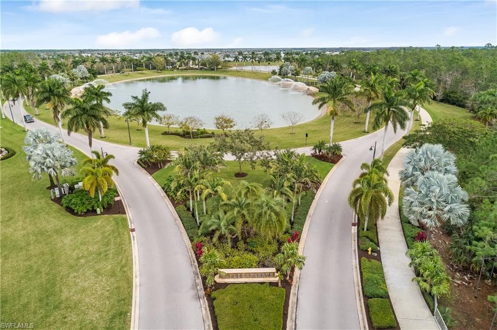 14839 Edgewater Cir, Naples, FL 34114-27