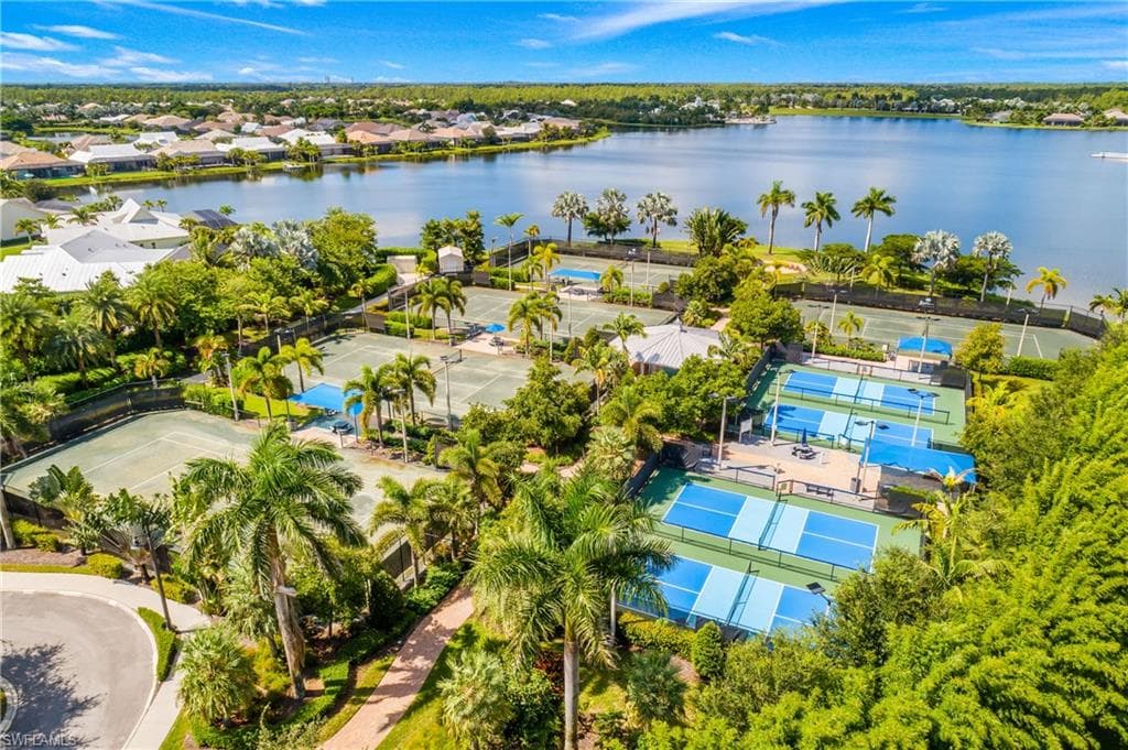 14839 Edgewater Cir, Naples, FL 34114-34