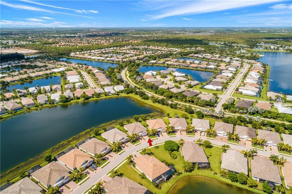14839 Edgewater Cir, Naples, FL 34114-5