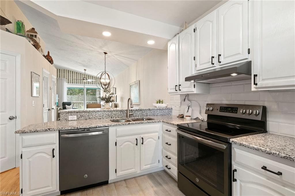 8228 Twelve Oaks Cir 322, Naples, FL 34113-12