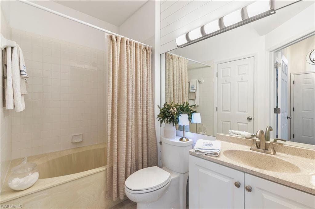 8228 Twelve Oaks Cir 322, Naples, FL 34113-21