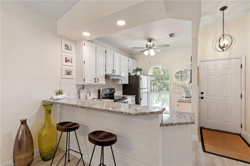 8228 Twelve Oaks Cir 322, Naples, FL 34113-8