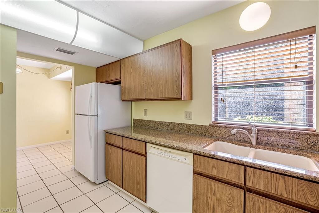 5501 Rattlesnake Hamm Rd 109, Naples, FL 34113-9