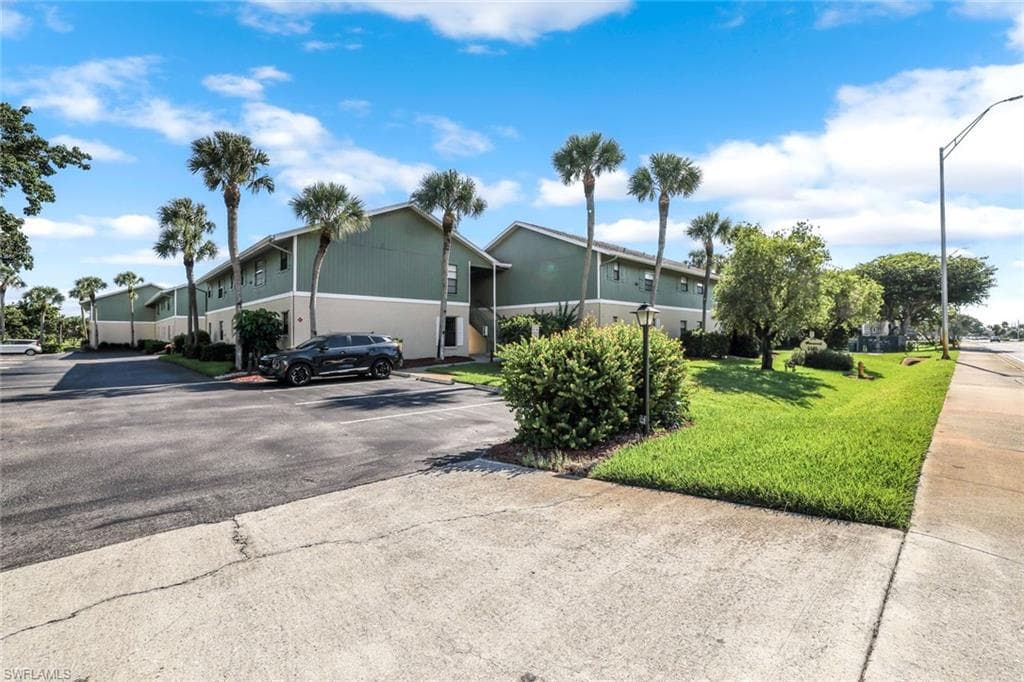 5501 Rattlesnake Hamm Rd 109, Naples, FL 34113-18