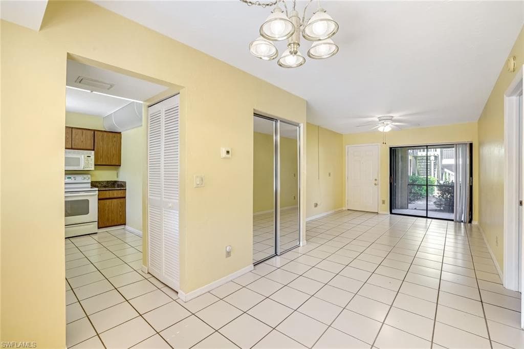 5501 Rattlesnake Hamm Rd 109, Naples, FL 34113-7