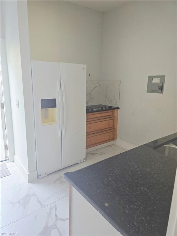 5321 Warren St, Naples, FL 34113-18