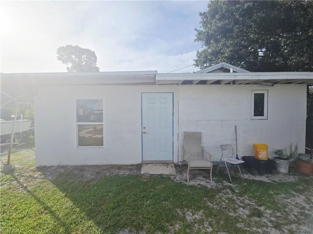 5321 Warren St, Naples, FL 34113-21