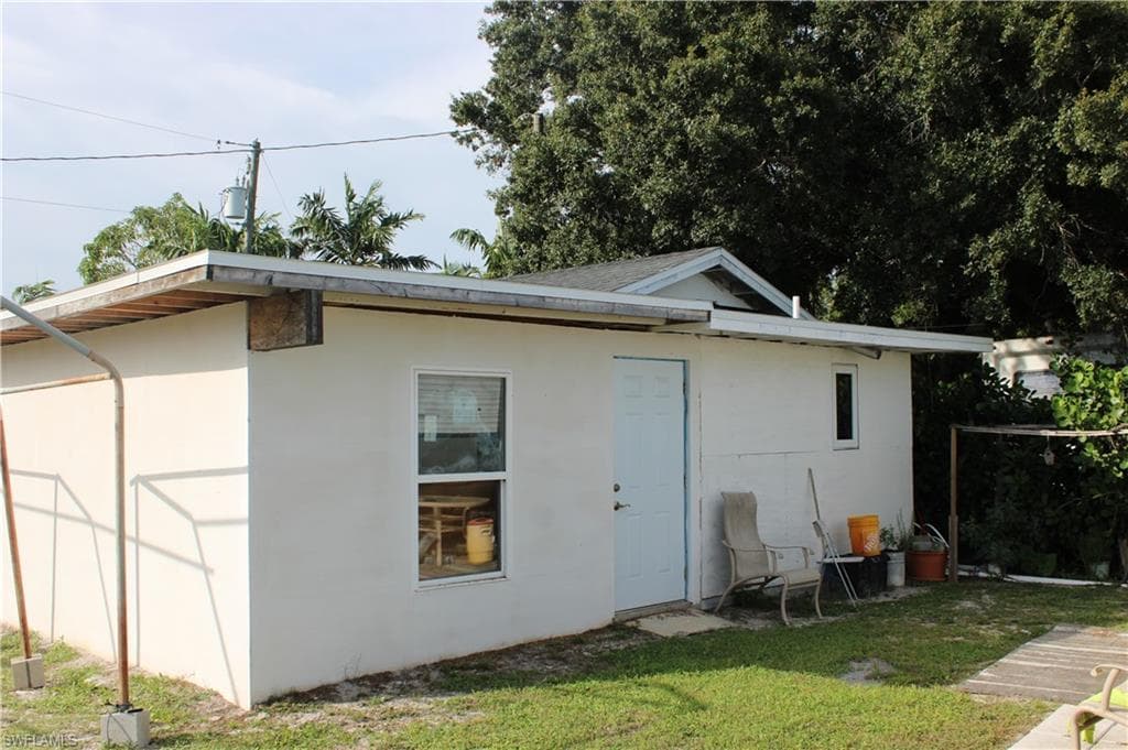 5321 Warren St, Naples, FL 34113-22