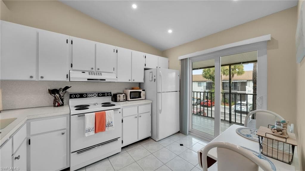 3532 Antarctic Cir 2216, Naples, FL 34112-4