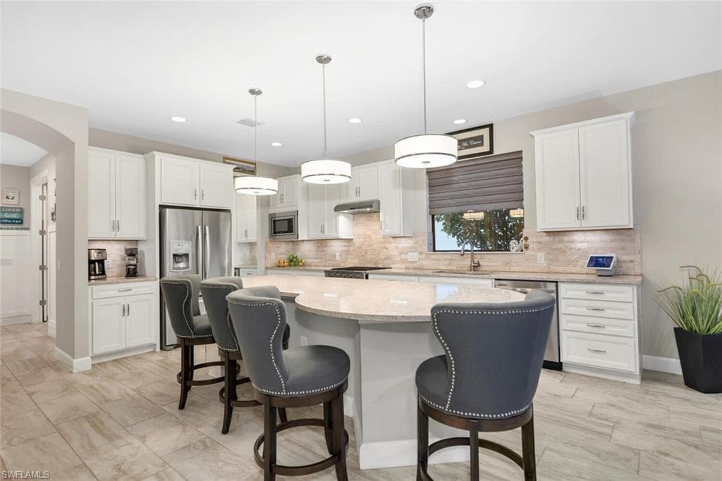 7457 Winding Cypress Dr, Naples, FL 34114-2