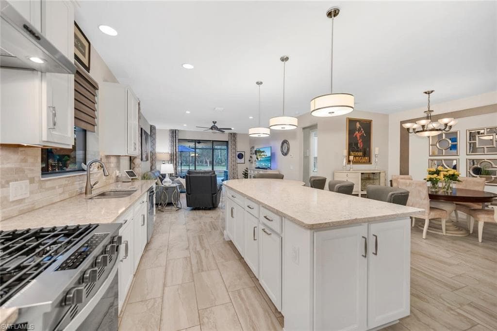 7457 Winding Cypress Dr, Naples, FL 34114-4