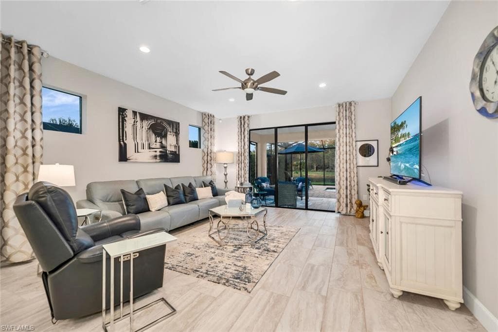 7457 Winding Cypress Dr, Naples, FL 34114-5