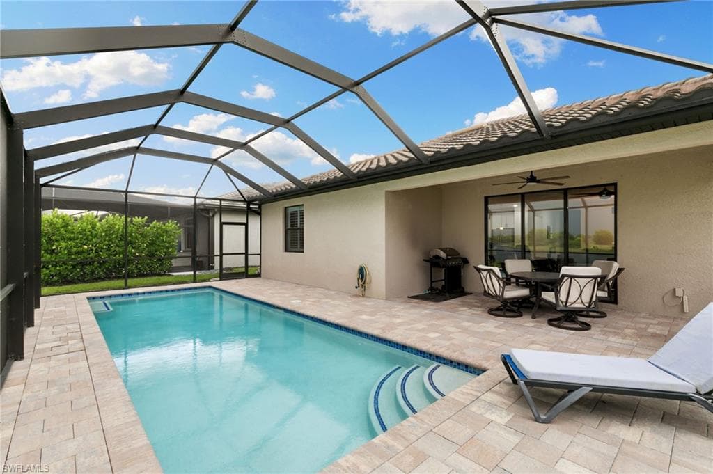 1473 Birdie Dr, Naples, FL 34120-33
