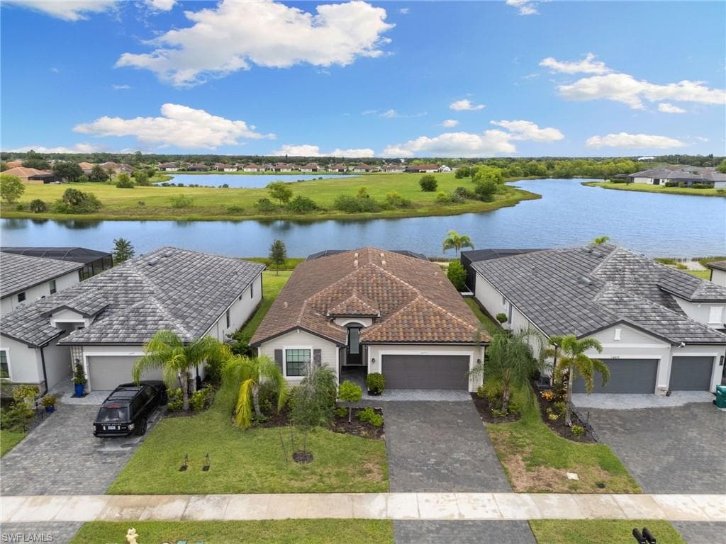 1473 Birdie Dr, Naples, FL 34120-37