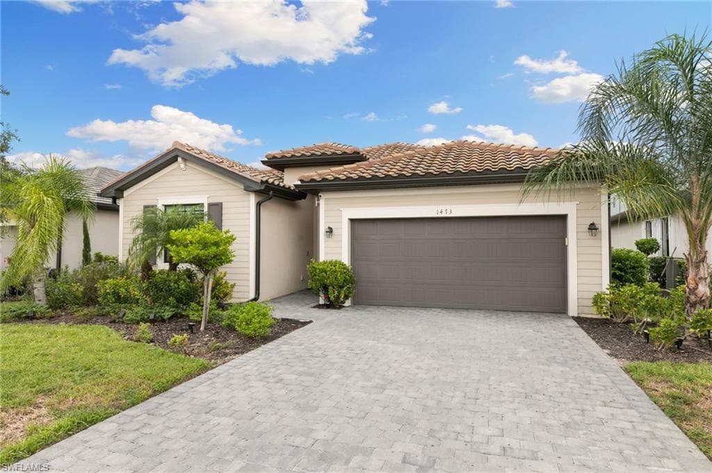 1473 Birdie Dr, Naples, FL 34120-3