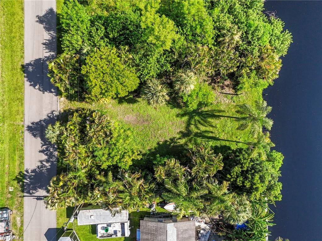103 Schneider Dr, Fort Myers, FL 33905-12