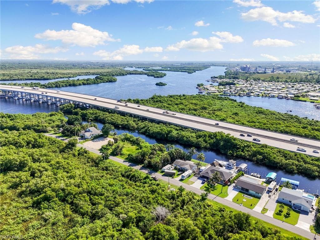 103 Schneider Dr, Fort Myers, FL 33905-13