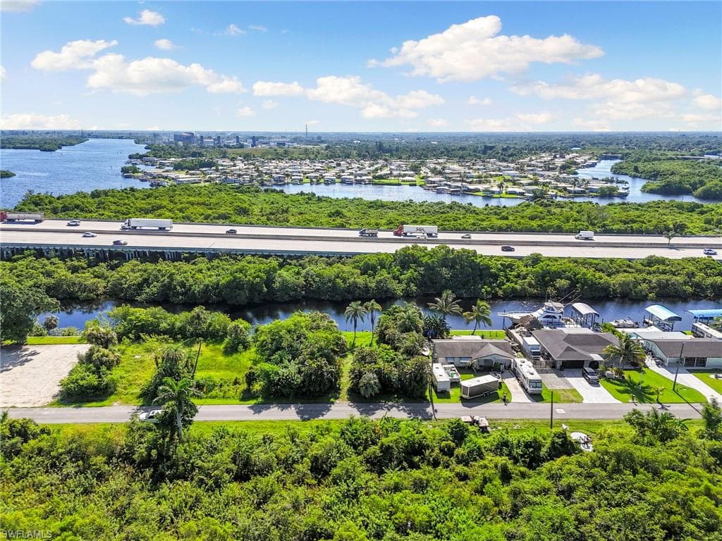 103 Schneider Dr, Fort Myers, FL 33905-14