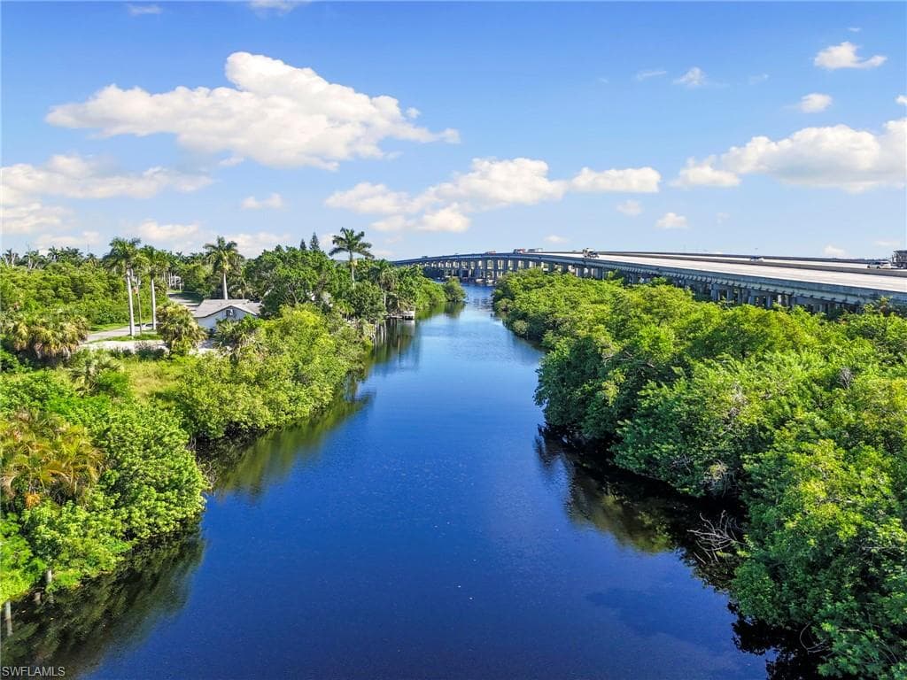 103 Schneider Dr, Fort Myers, FL 33905-5
