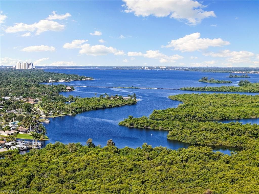 103 Schneider Dr, Fort Myers, FL 33905-6