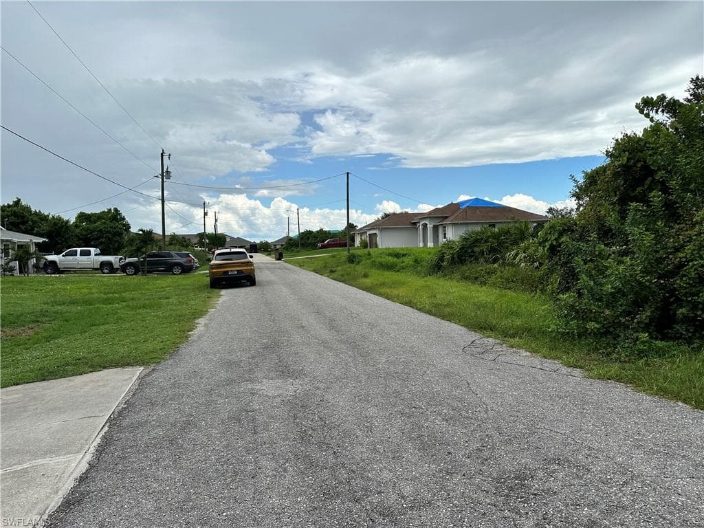 2511 27th St SW, Lehigh Acres, FL 33976-3