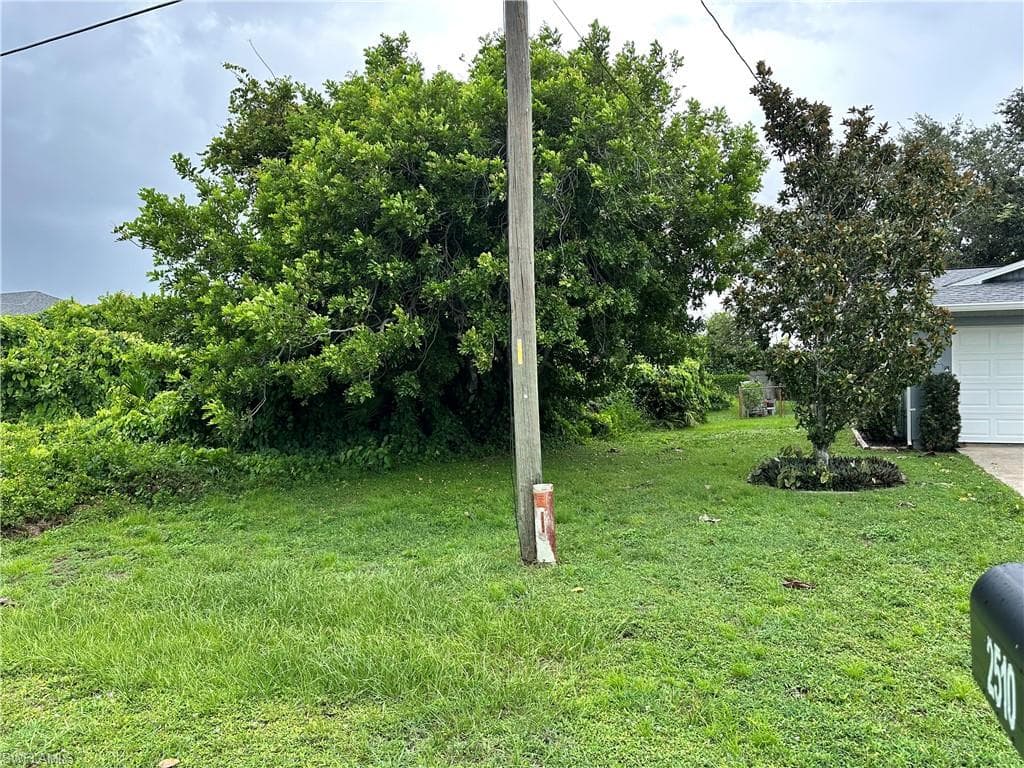 2511 27th St SW, Lehigh Acres, FL 33976-4