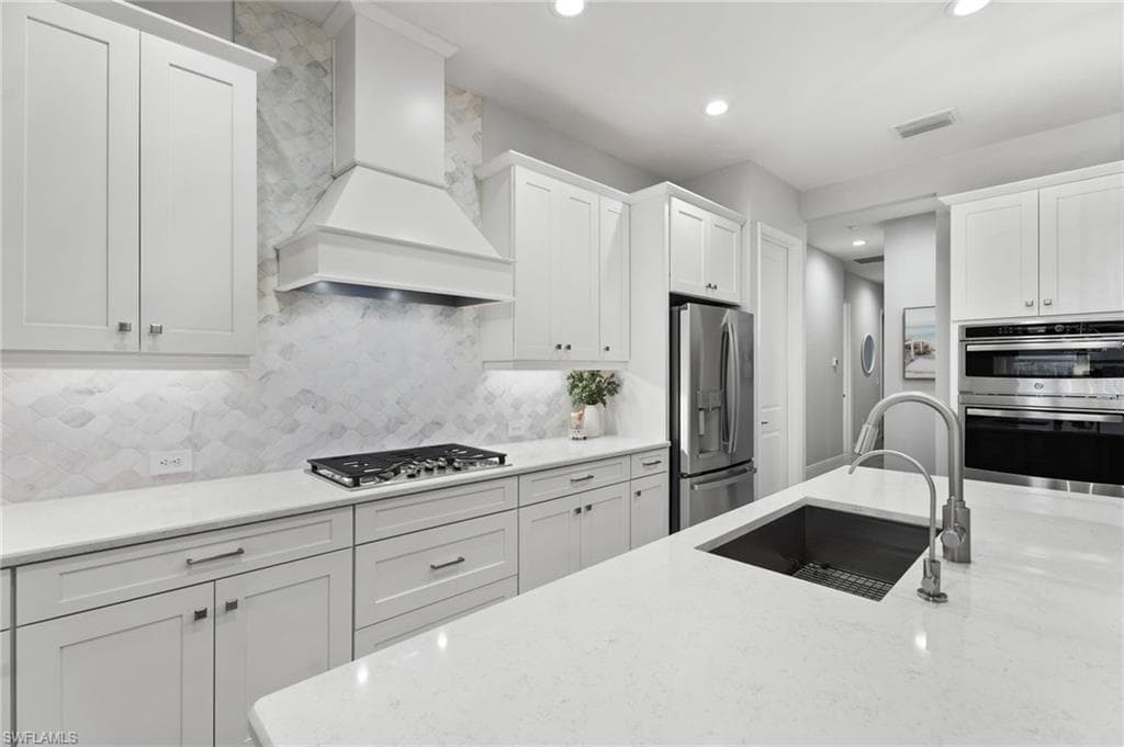 3992 Skysail Dr, Naples, FL 34120-9