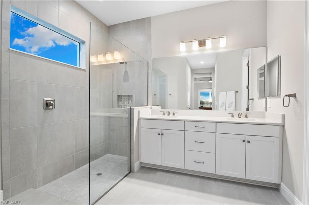 3992 Skysail Dr, Naples, FL 34120-19