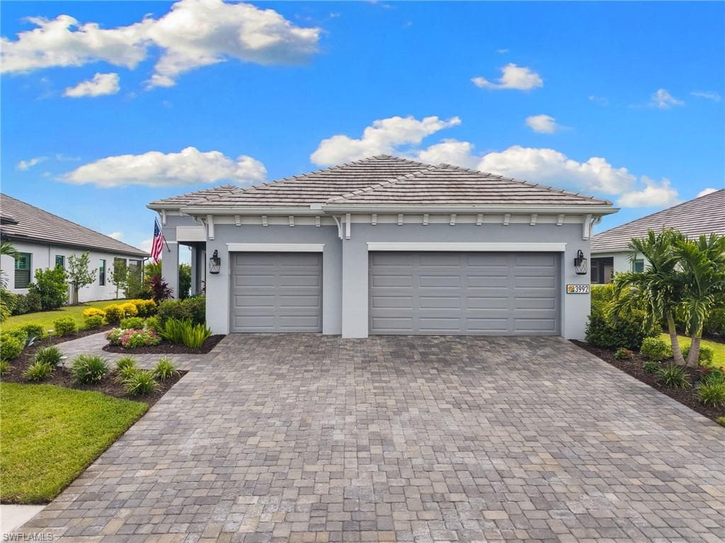 3992 Skysail Dr, Naples, FL 34120-27