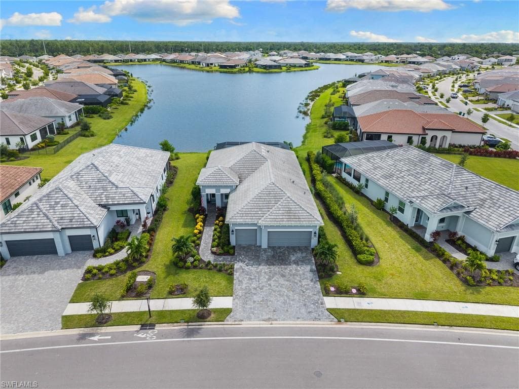 3992 Skysail Dr, Naples, FL 34120-34